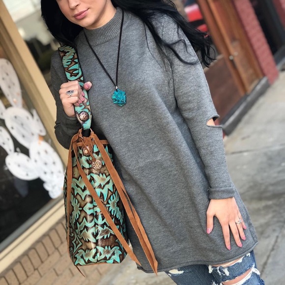 [ Brand New ] Joelle Tunic - Picture 1 of 2